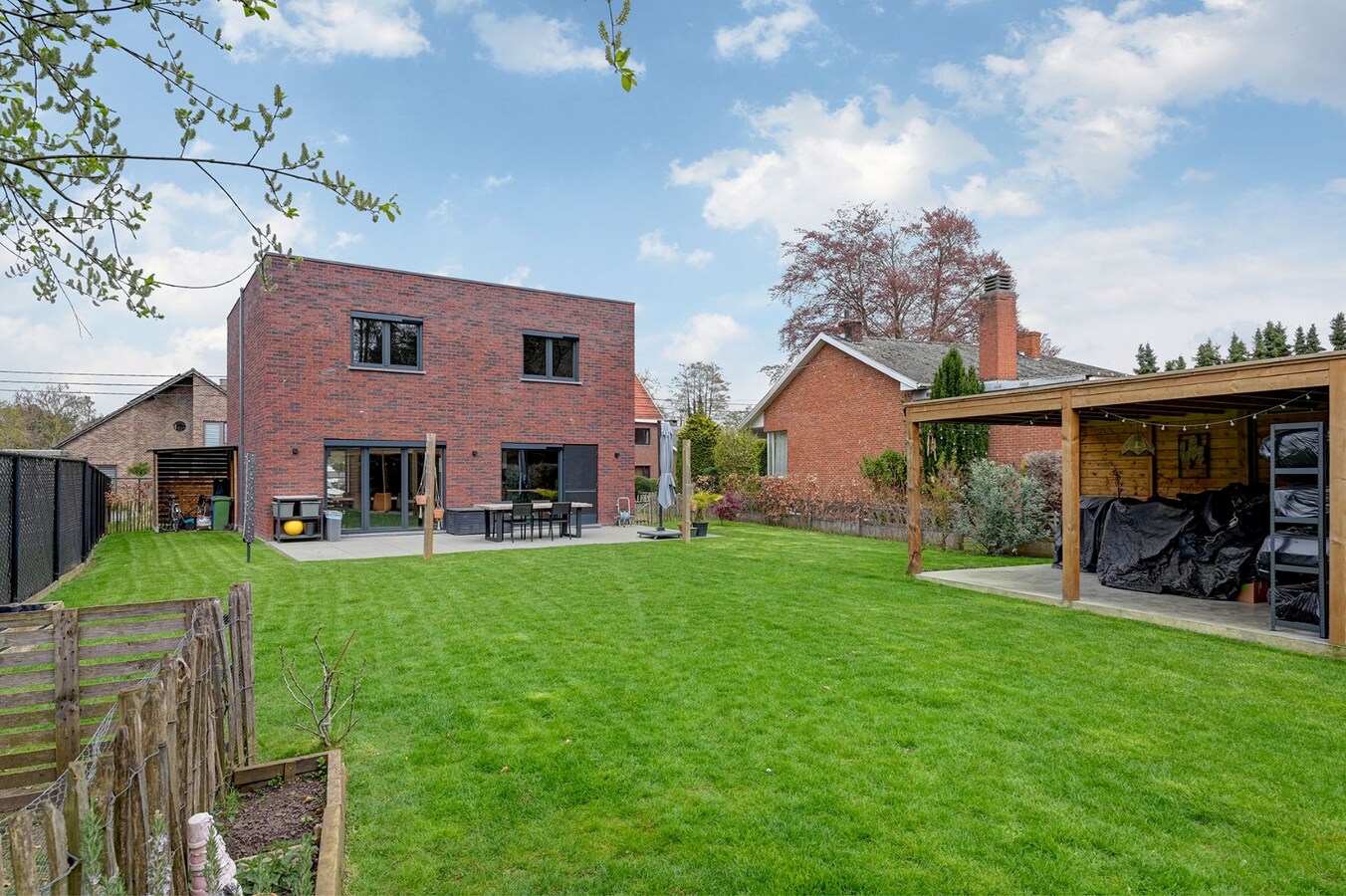 Energiezuinig instapklaar huis met 3 slaapkamers 