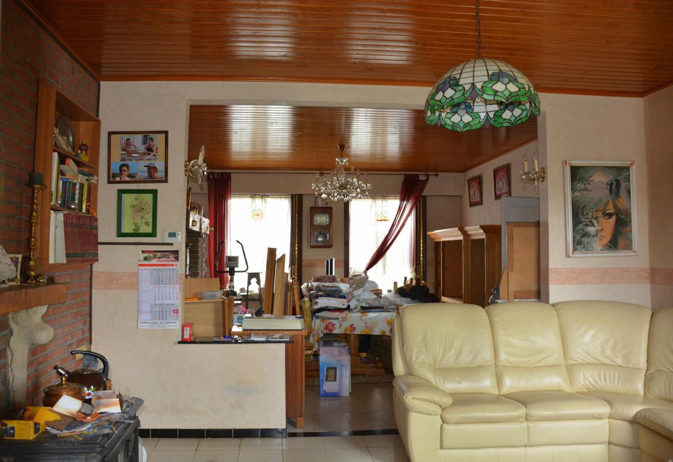 Te renoveren woning met veel mogelijkheden 