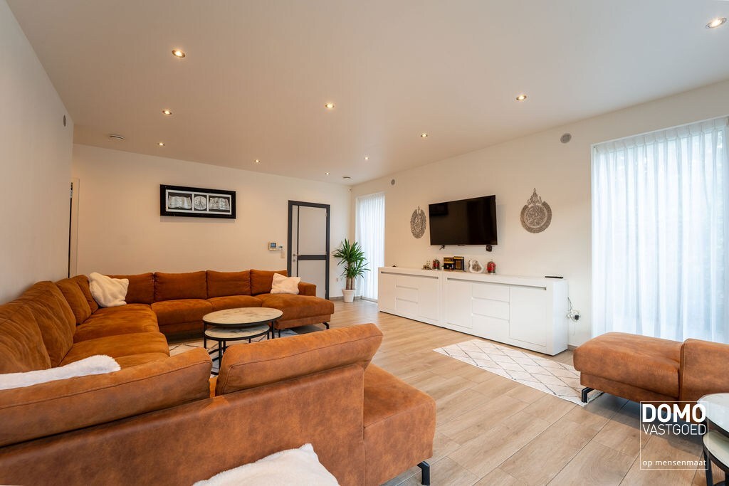 Gunstig gelegen handelshuis te Spalbeek (Hasselt) 