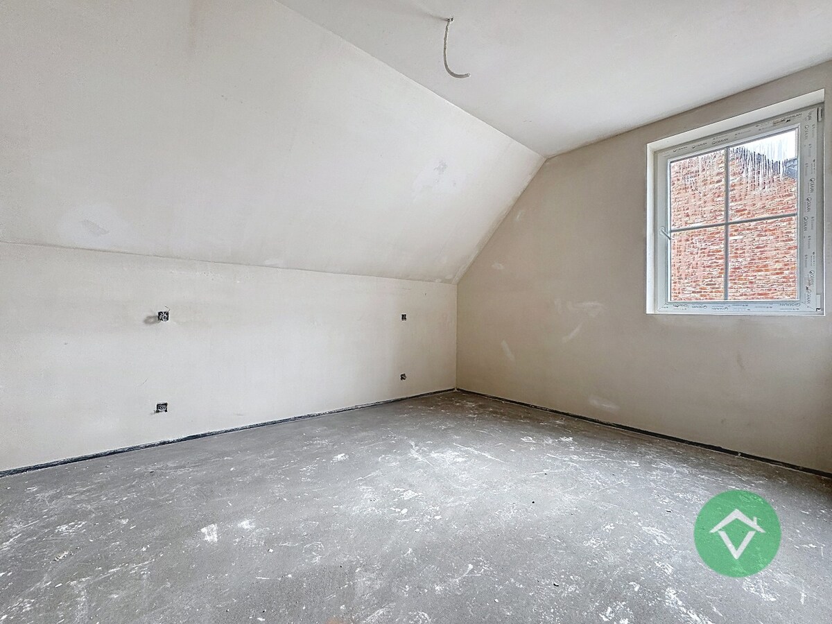 Alleenstaande nieuwbouwwoning met 4 slaapkamers en tuin te Koekelare 