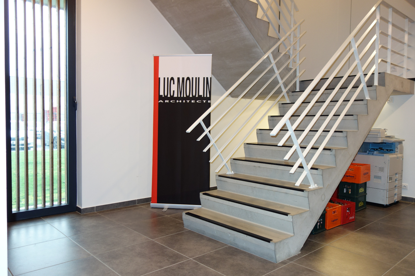 Bureau de prestataires de services loué À Tournai