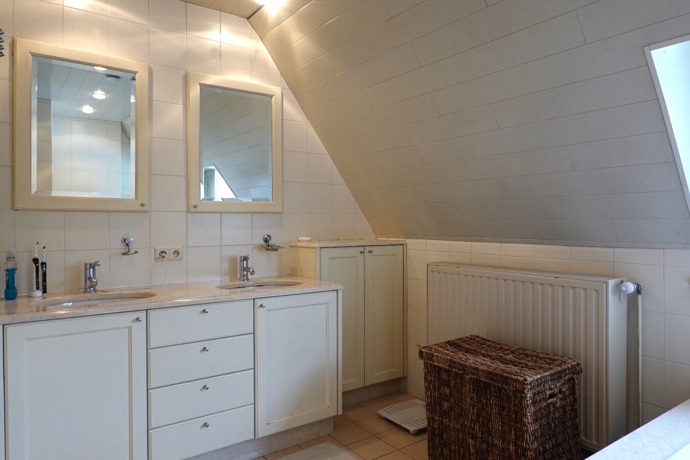 Charmante woning gelegen op een perceel van maar liefst 2.840 m² te Snellegem 