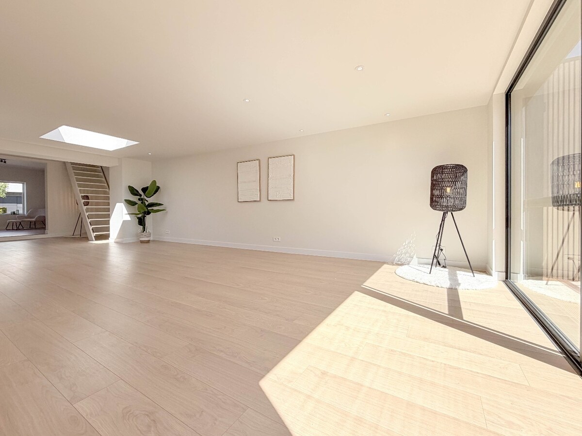 Prachtige ruime woning met grote zonnige tuin !    **** NONO INSPIRED **** 