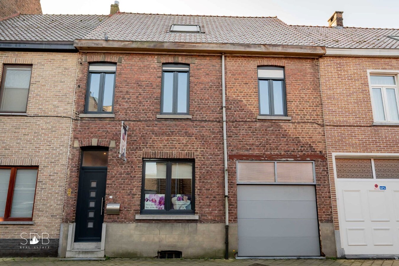 Hedendaagse gesloten bebouwing 