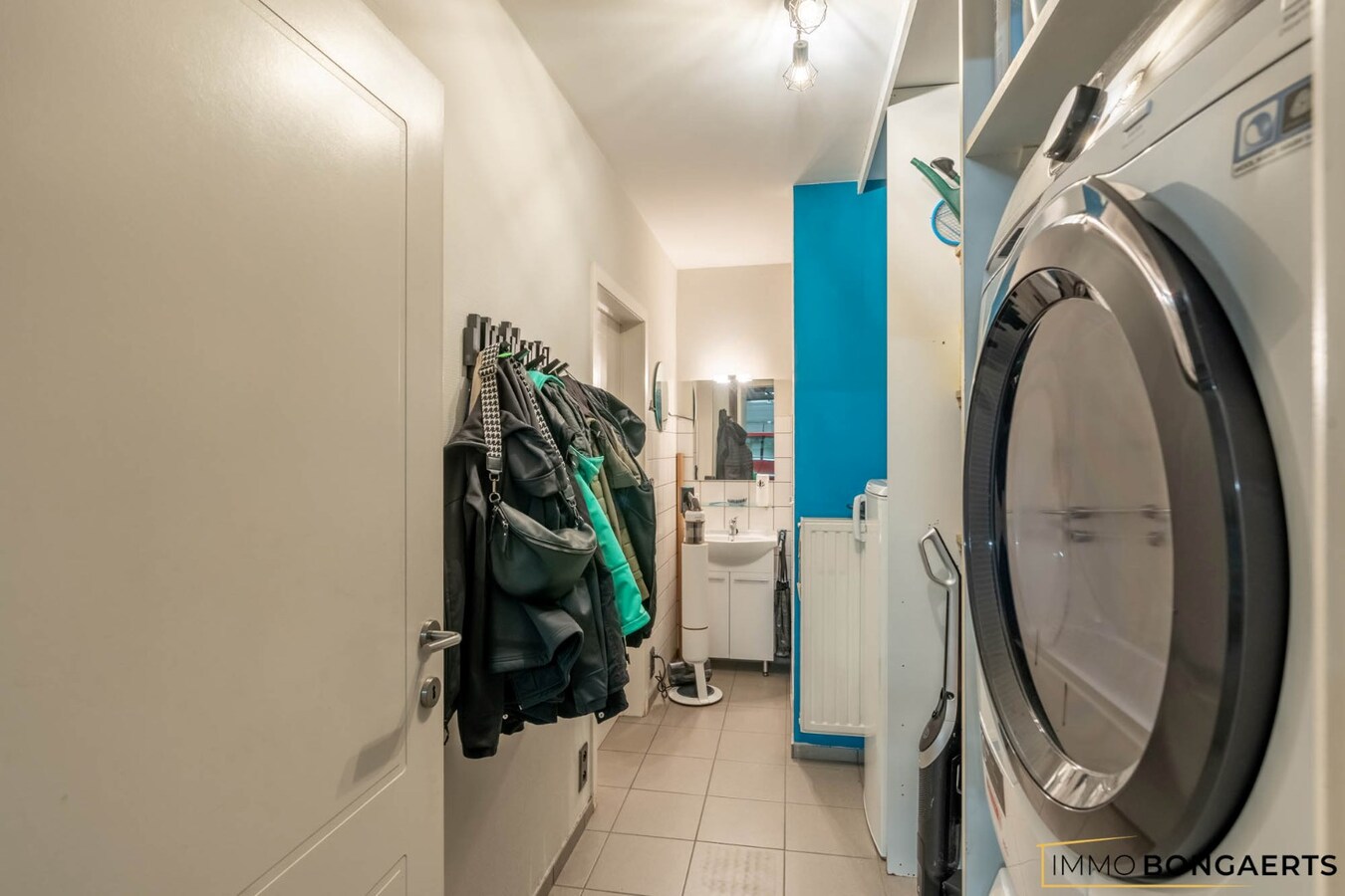 Ruime instapklare woning in het centrum van Neeroeteren met tuin, garage en 3 slaapkamers. 