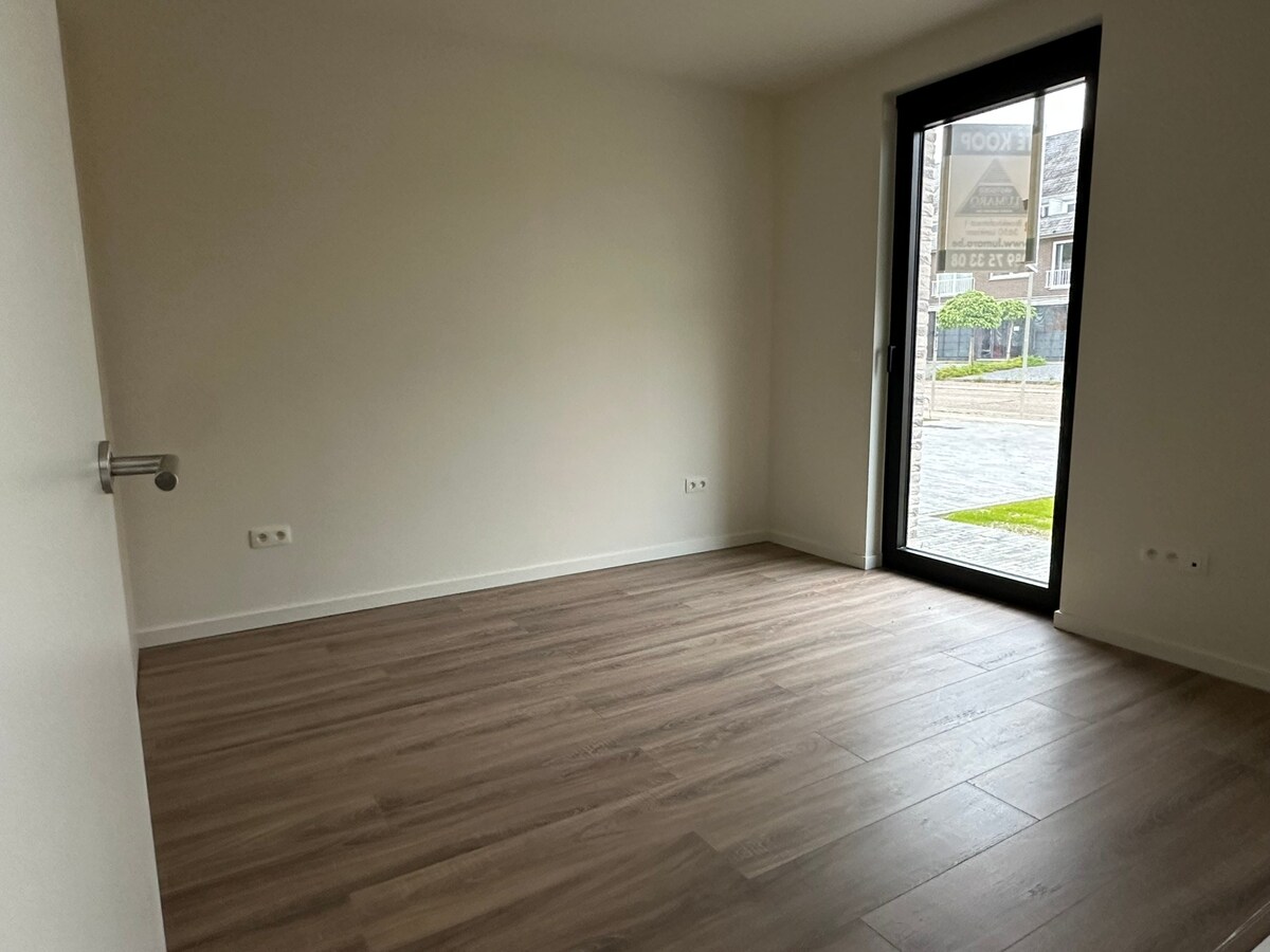 Nieuwbouw woning met 4 slaapkamers (1 gelijkvloers) 