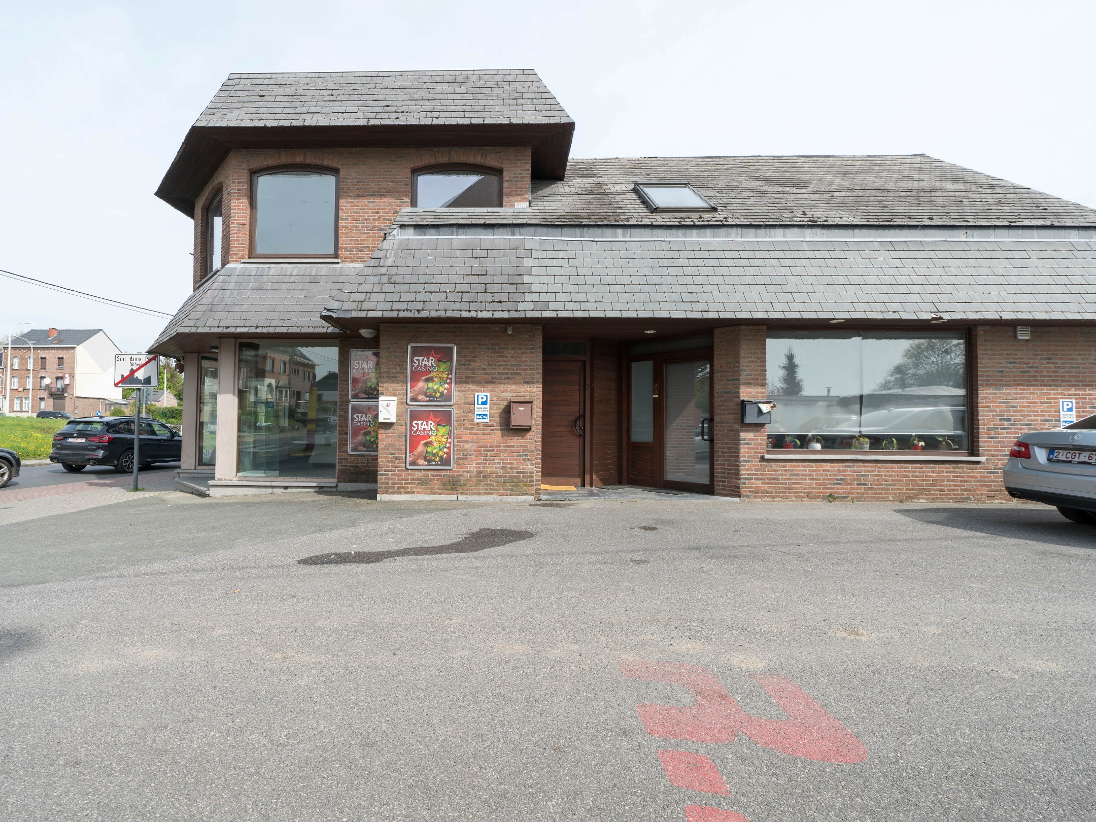 Ruim (102m²) 2-kamer appartement in kleinschalig gebouw 