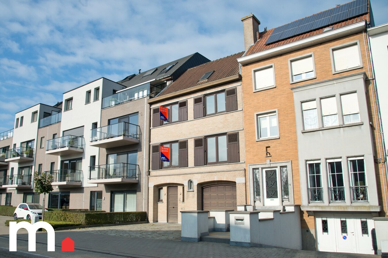 Centrum gelegen gezinswoning met praktijkmogelijkheid te Gullegem ! 