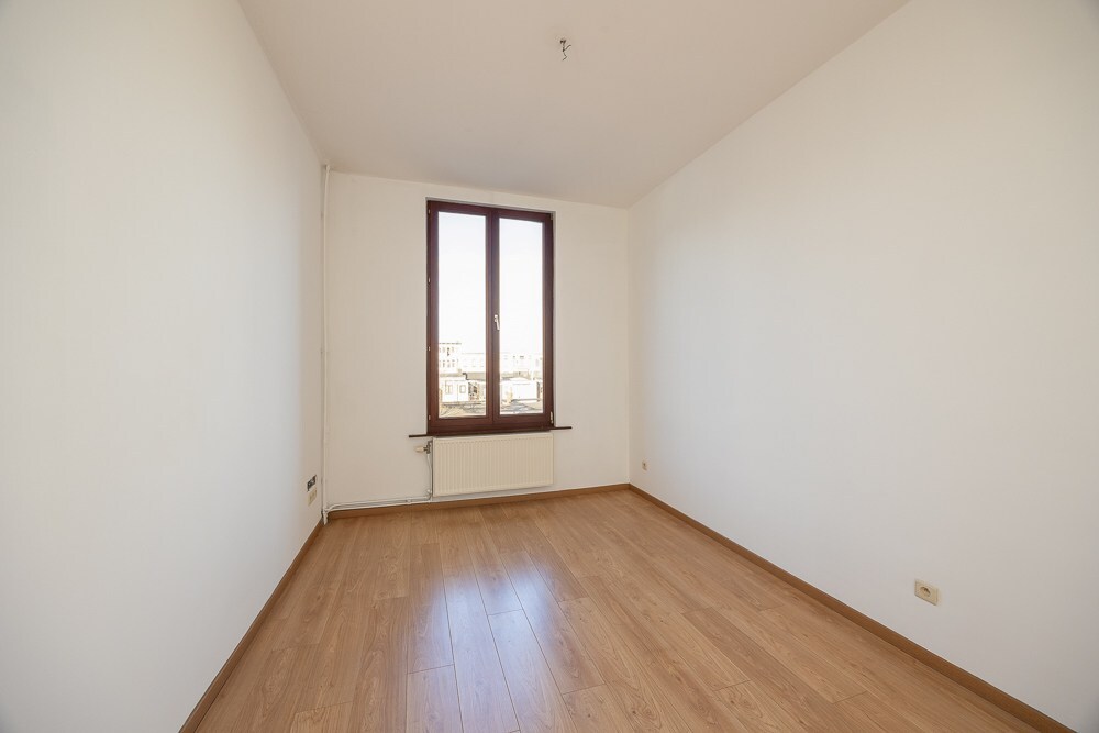 Ruime gezinswoning met grote koer (overdekt terras) nabij het Rivierenhof te Deurne 