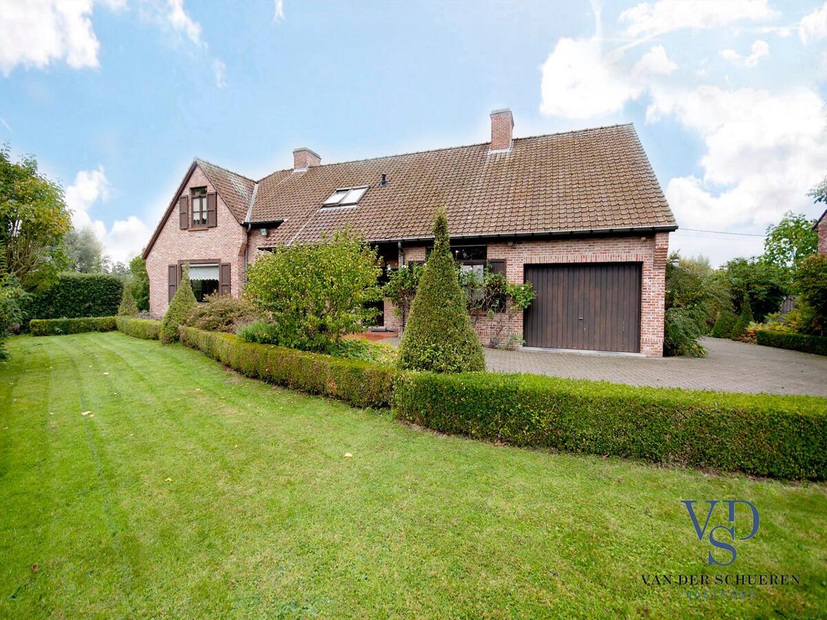Degelijke villa op bijna 5000 m2 - exclusieve ligging nabij de Schelde in doodlopende straat ! 