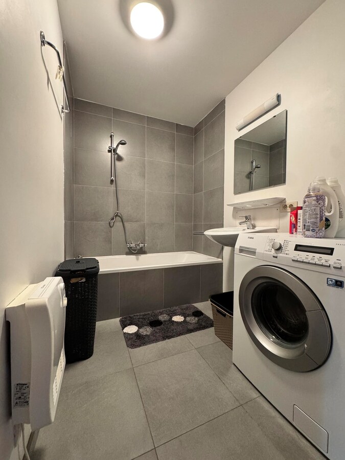 Instapklaar appartement met 2 slaapkamers en garage te Torhout 