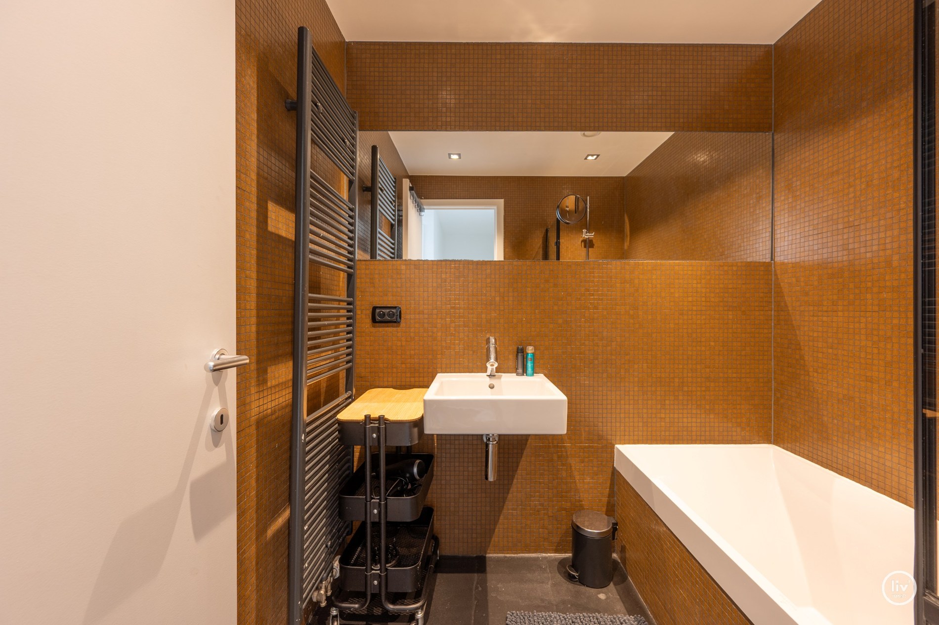 Gemeubeld - Lichtrijk duplex appartement met 2 slaapkamers – Centraal gelegen aan de Zoutelaan in Knokke 