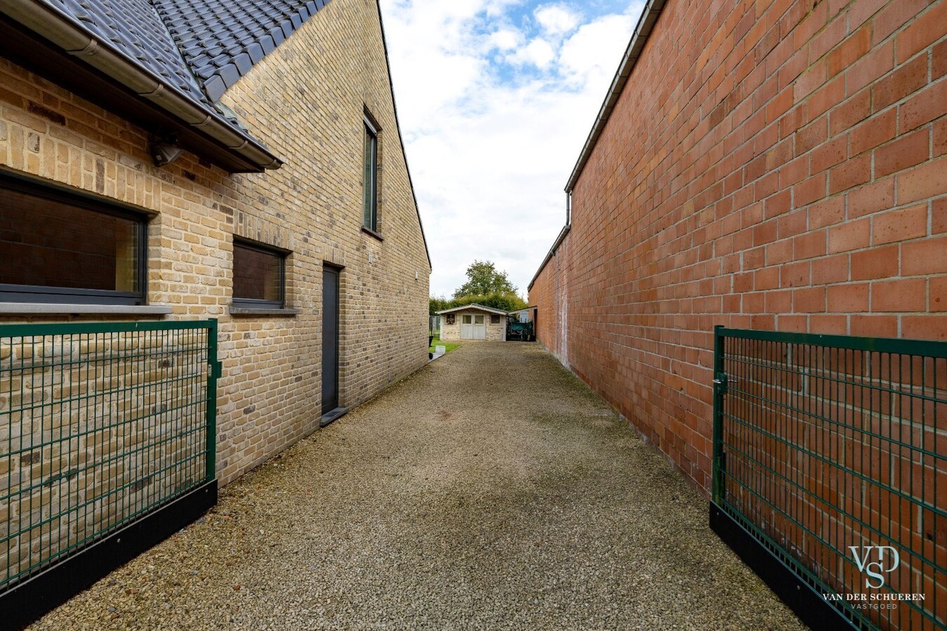 Tijdloze vrijstaande villa op ruim perceel 