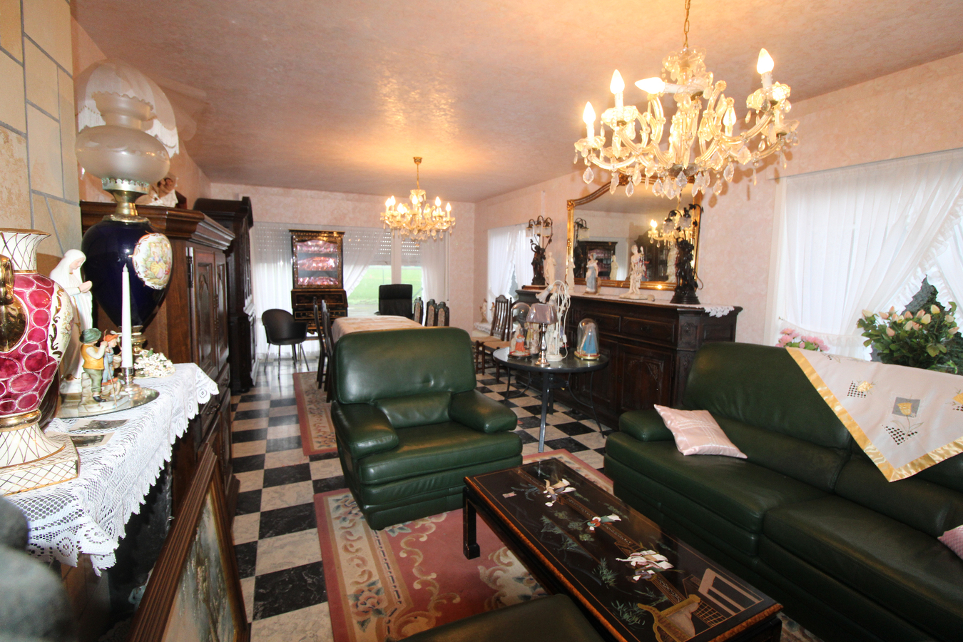 Vrijstaande woning met 3 slaapkamers, garage en tuin te Koekelare 