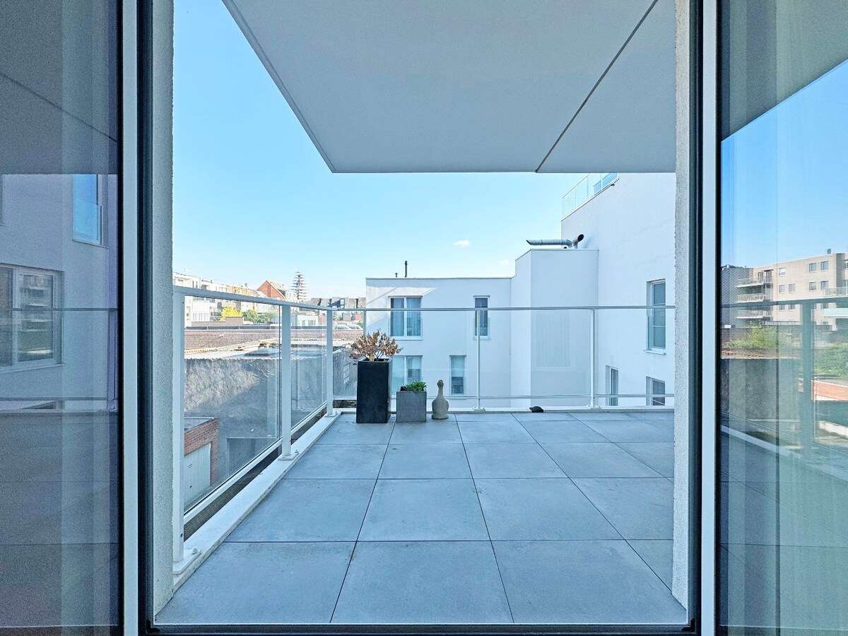 Nieuwbouw appartement met ruim terras en kelder te centrum Zottegem 