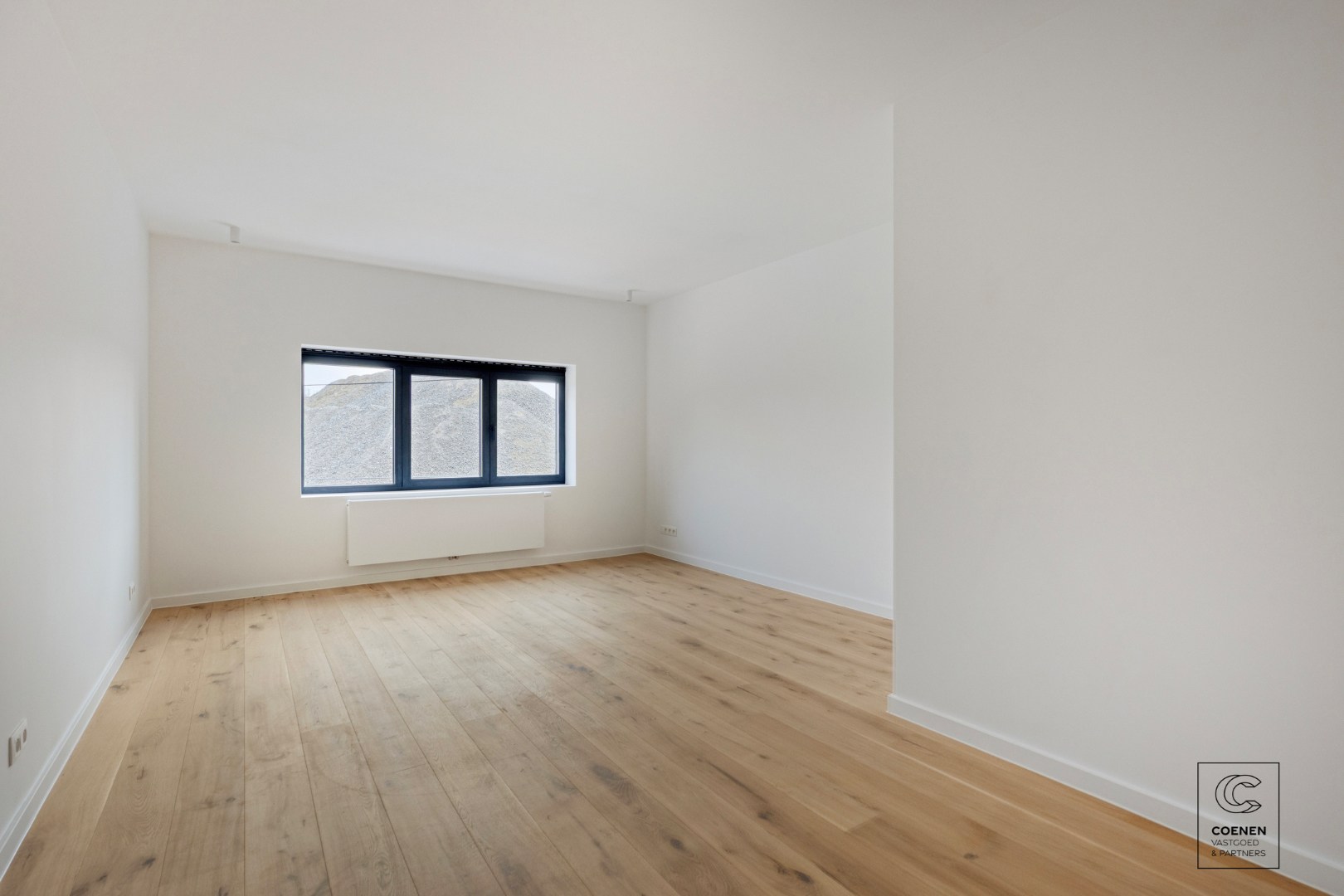 Prachtig gerenoveerde woning met 4 slpk, 2 badkamer en riante tuin op een toplocatie te Rijmenam! 