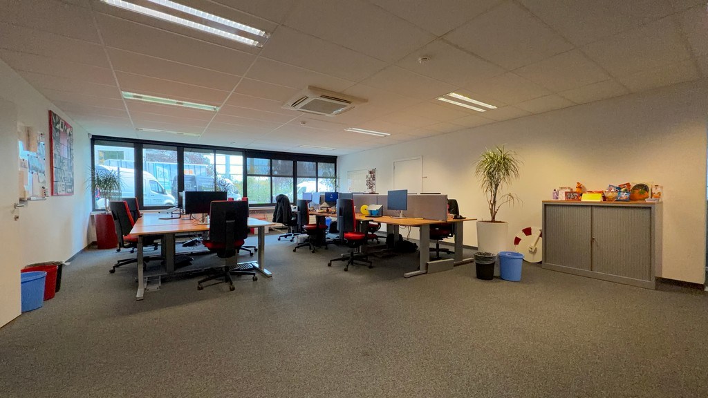 Gelijkvloerse kantoren te koop langs Singel in Antwerpen