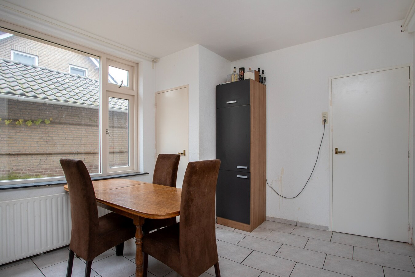 Te renoveren vrijstaande woning met vrijstaand bijgebouw gelegen in het centrum van Netersel. 