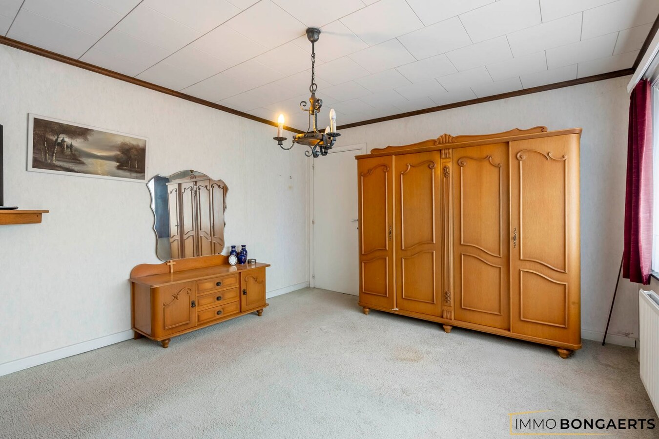 Te renoveren woning met 3 slaapkamers 