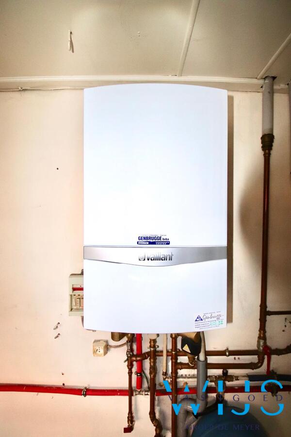 Te renoveren woonhuis op een mooi perceel van 870m² te ERTVELDE! 