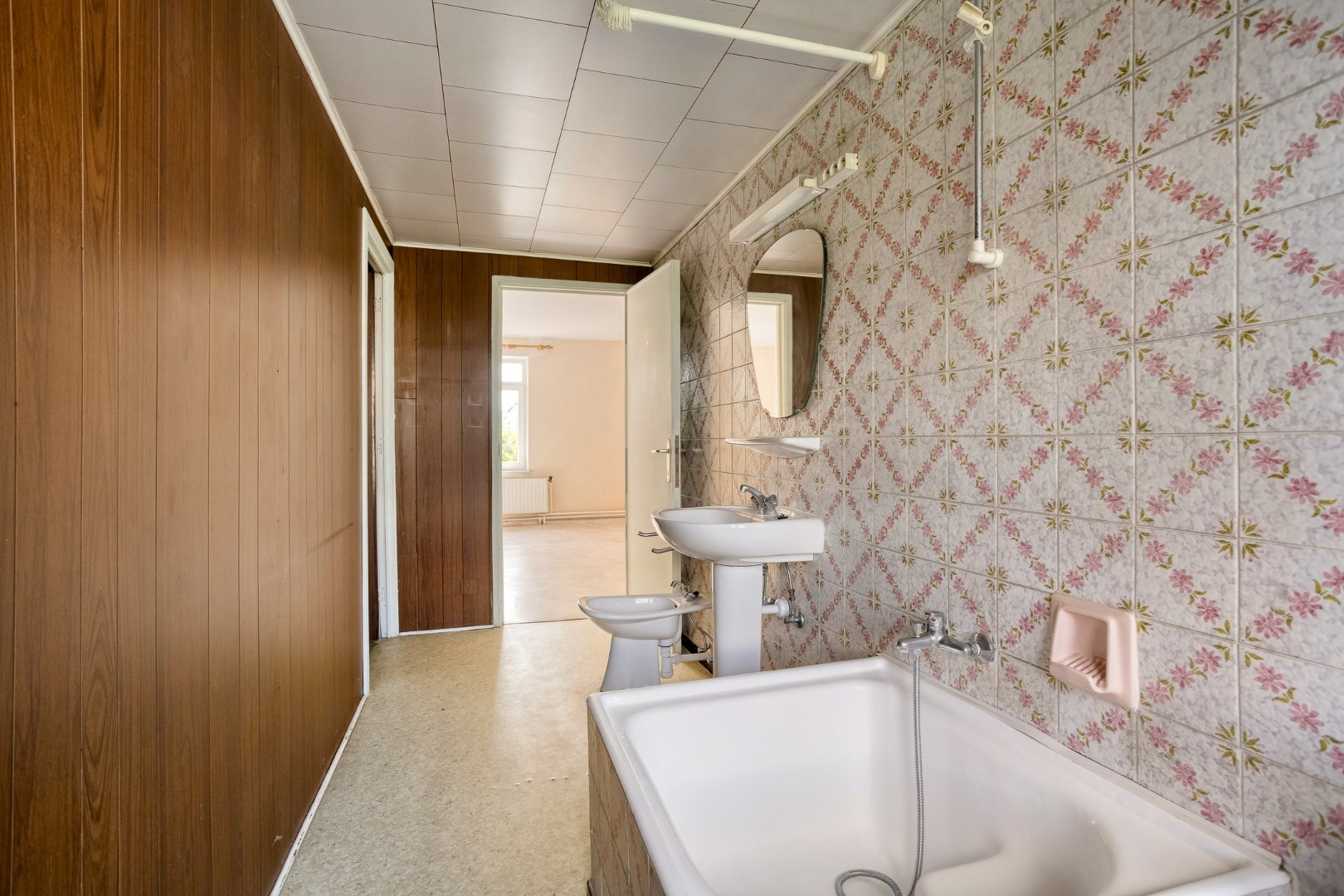 TE RENOVEREN WONING met 2/3/4 slaapkamers en tuin – 1640 SINT-GENESIUS-RODE 
