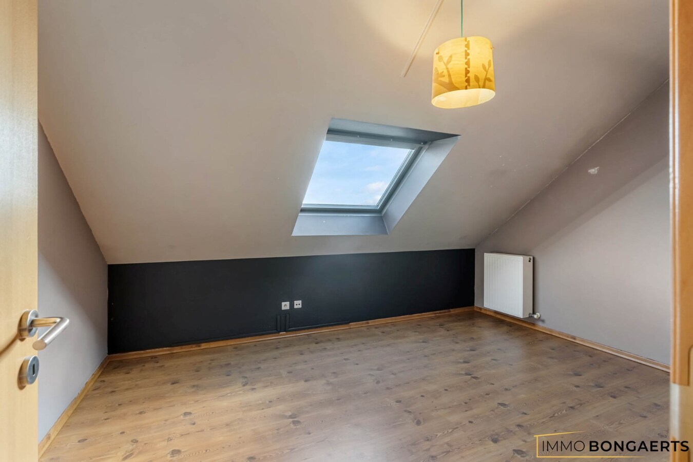 Ruim duplexappartement met 4 slaapkamers 