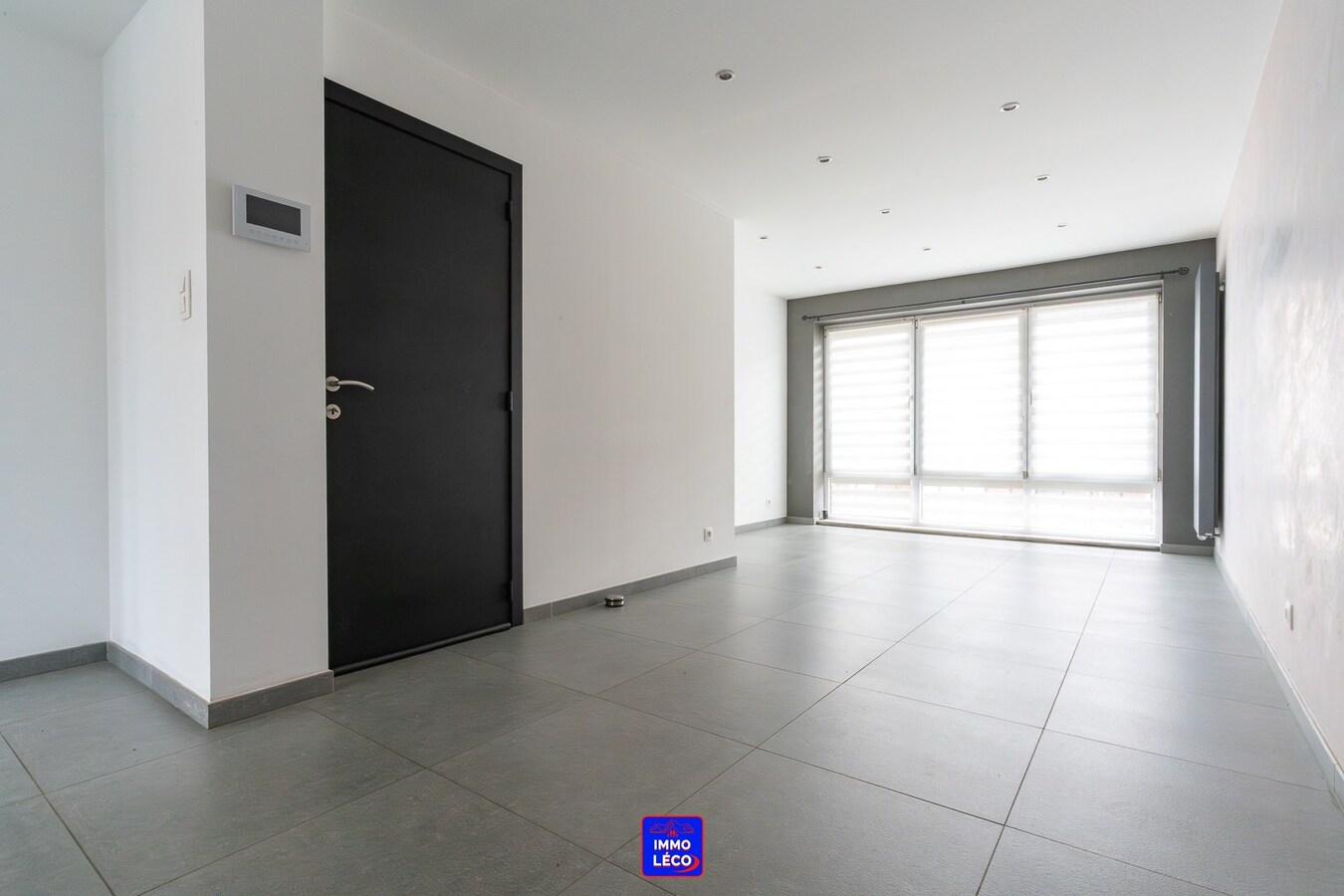 3 façades moderne avec garage, jardin, grand parking privé, COUP DE COEUR ! 