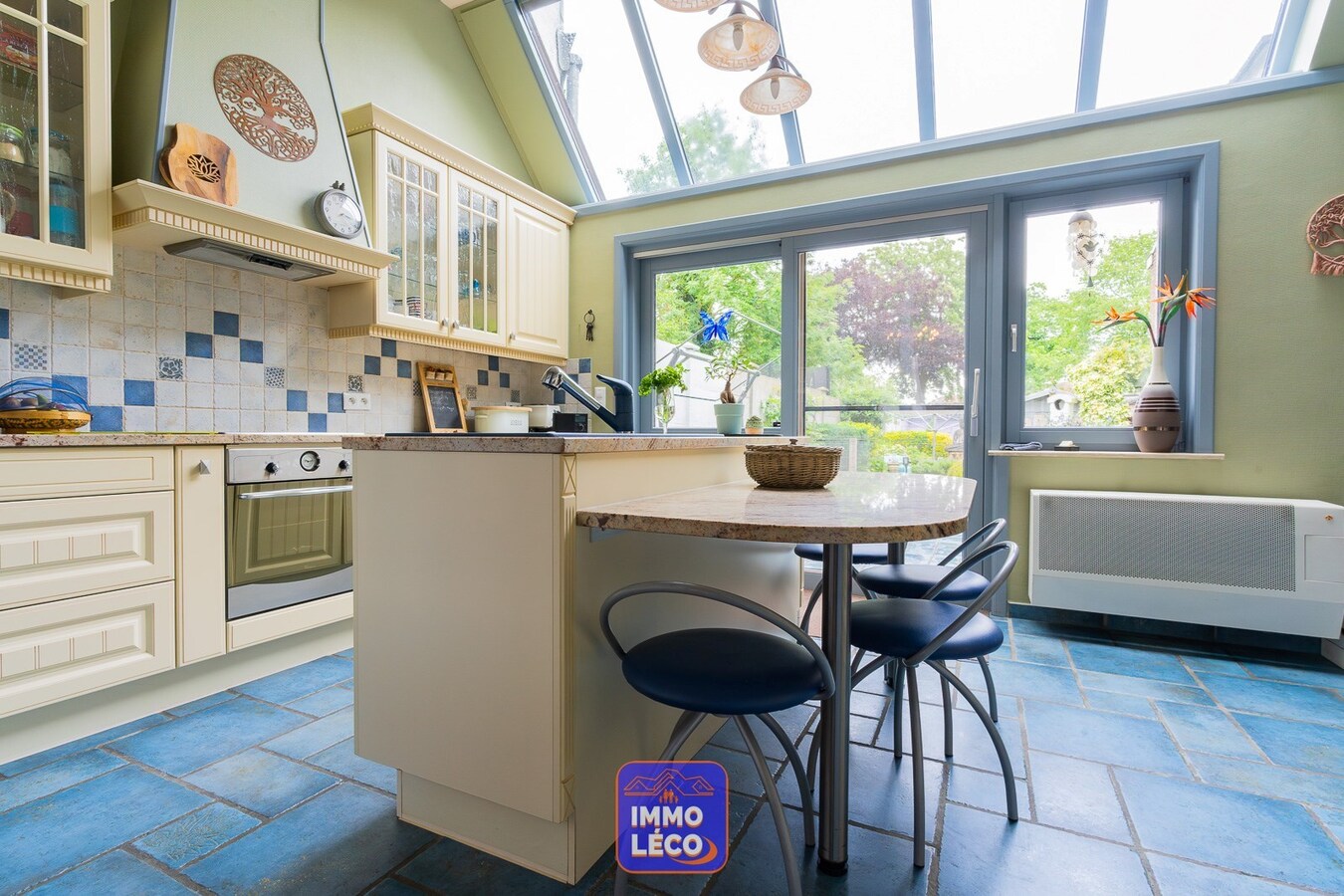 Maison Bourgeoise avec jardin, située à deux pas de la Place d'Herseaux ! 