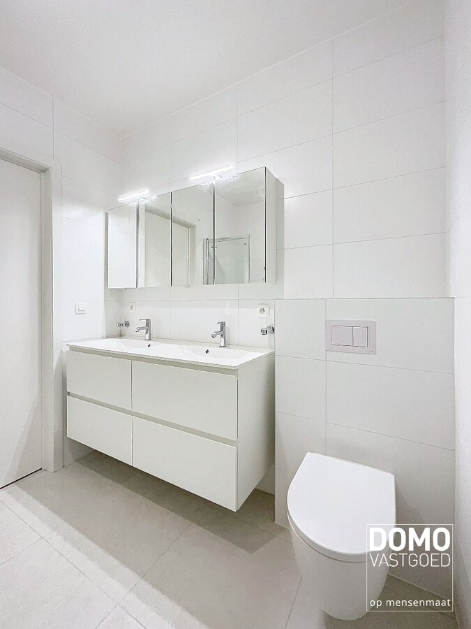 Nieuwbouwappartement met 2 slaapkamers en terras te Kermt 