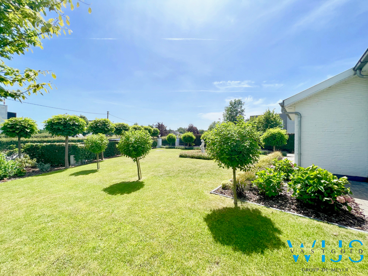 Prachtige alleenstaande woning op een aangenaam perceel van 1060m² in Doornzele ! 