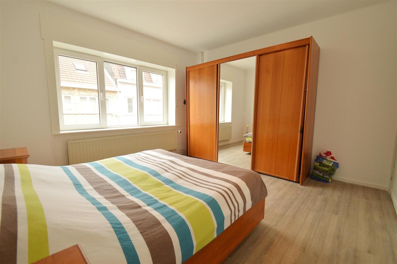 Zeer ruime gezinswoning met terras en garage - Heist 