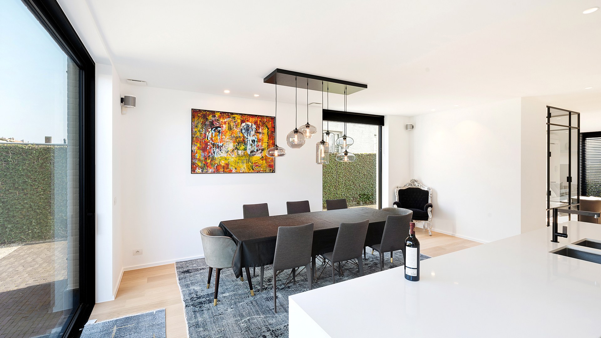 Centraal gelegen 3-gevelwoning in hedendaagse stijl – Bouwjaar 2014 