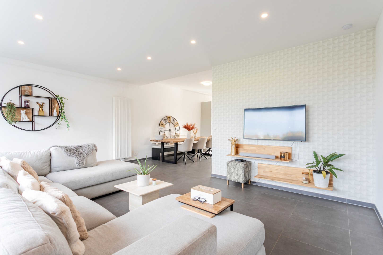 Instapklare woning met 4 slpk, tuin en parking 