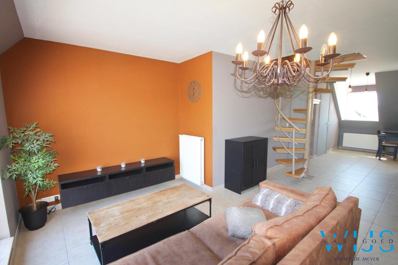 Gezellige 2 slaapkamerduplex mét garage 