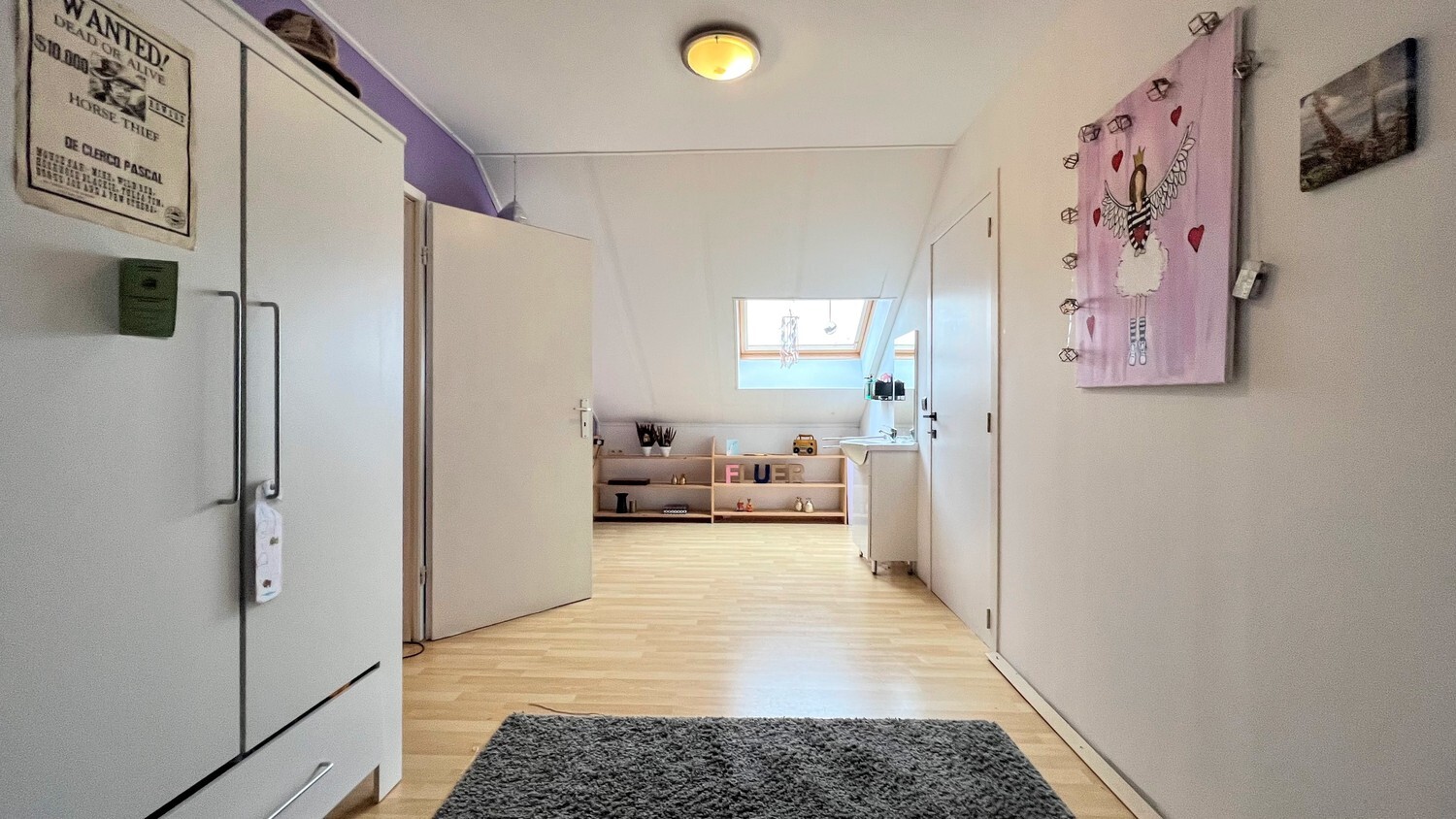 Gerenoveerde, instapklare woning op perceel van 1529m² midden in het groen 