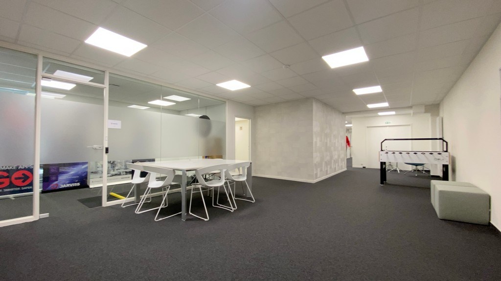 Gemeubelde kantoren in Idola Bedrijvencentrum in Lochristi