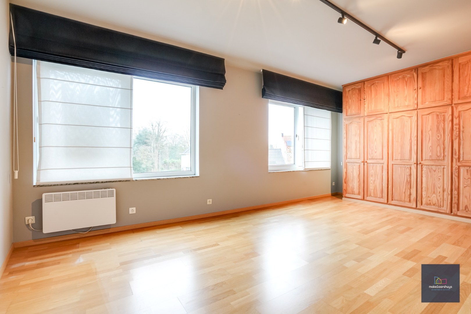 Ruim duplex appartement in centrum Mariakerke 