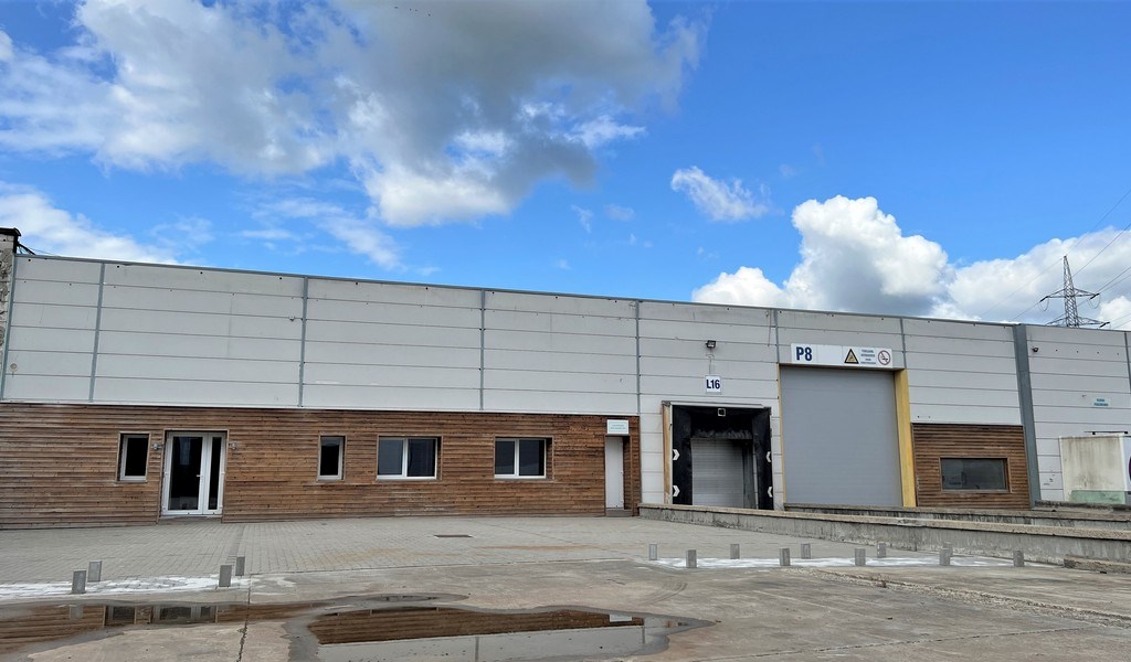 Magazijnen te huur vlakbij afrit E17 in Sint-Niklaas