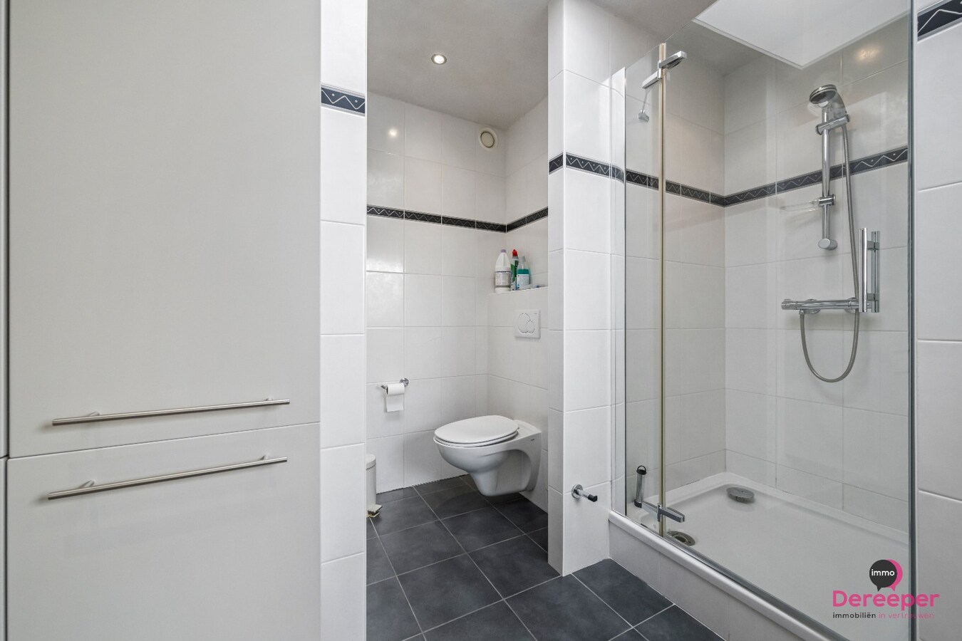 Charmante duplex met garage en autostaanplaats op wandelafstand van het strand 