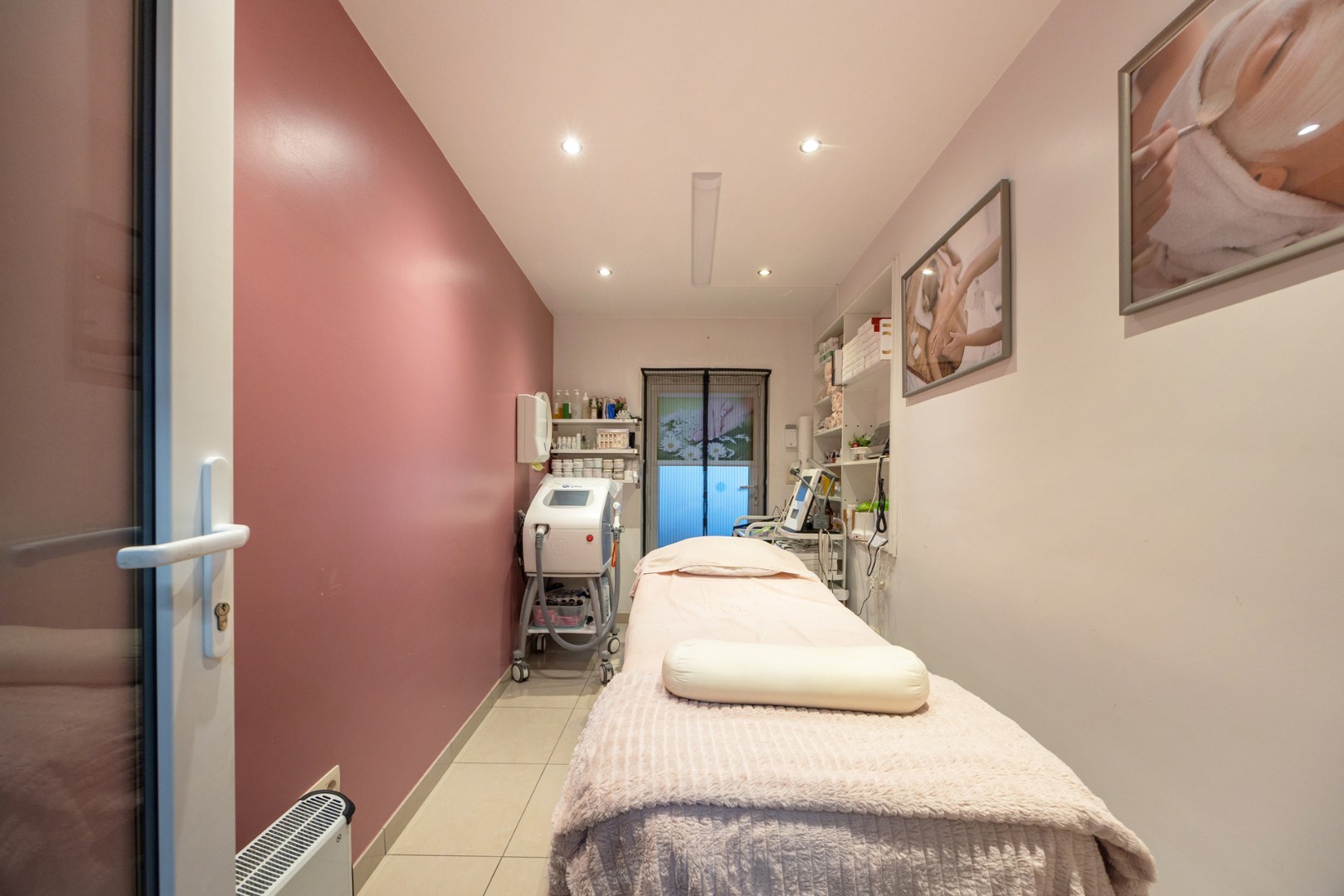 Ruime woning met praktijkruimte 