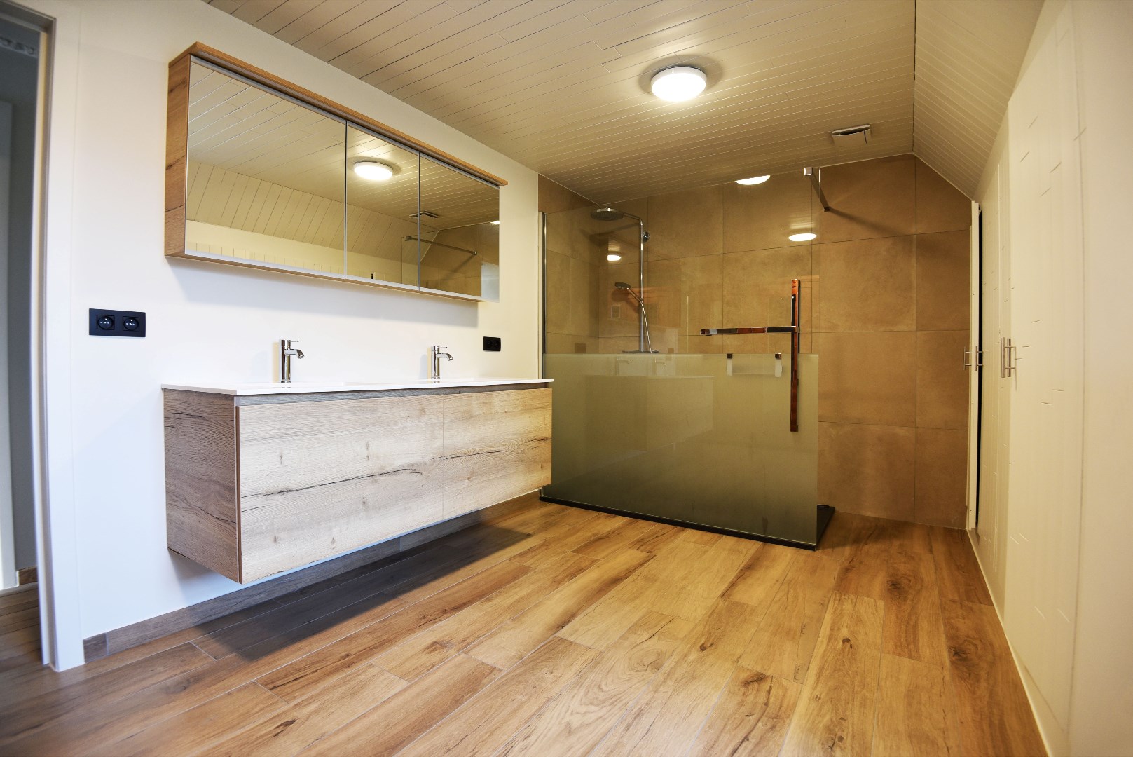 Charmante villa met 3 slpks, garage en tuin te Adegem 