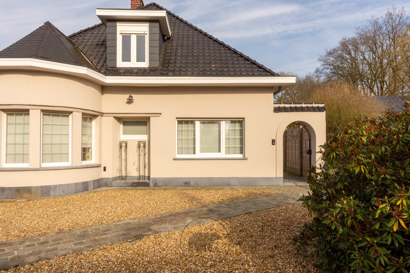 Karaktervolle villa centraal te Destelbergen 