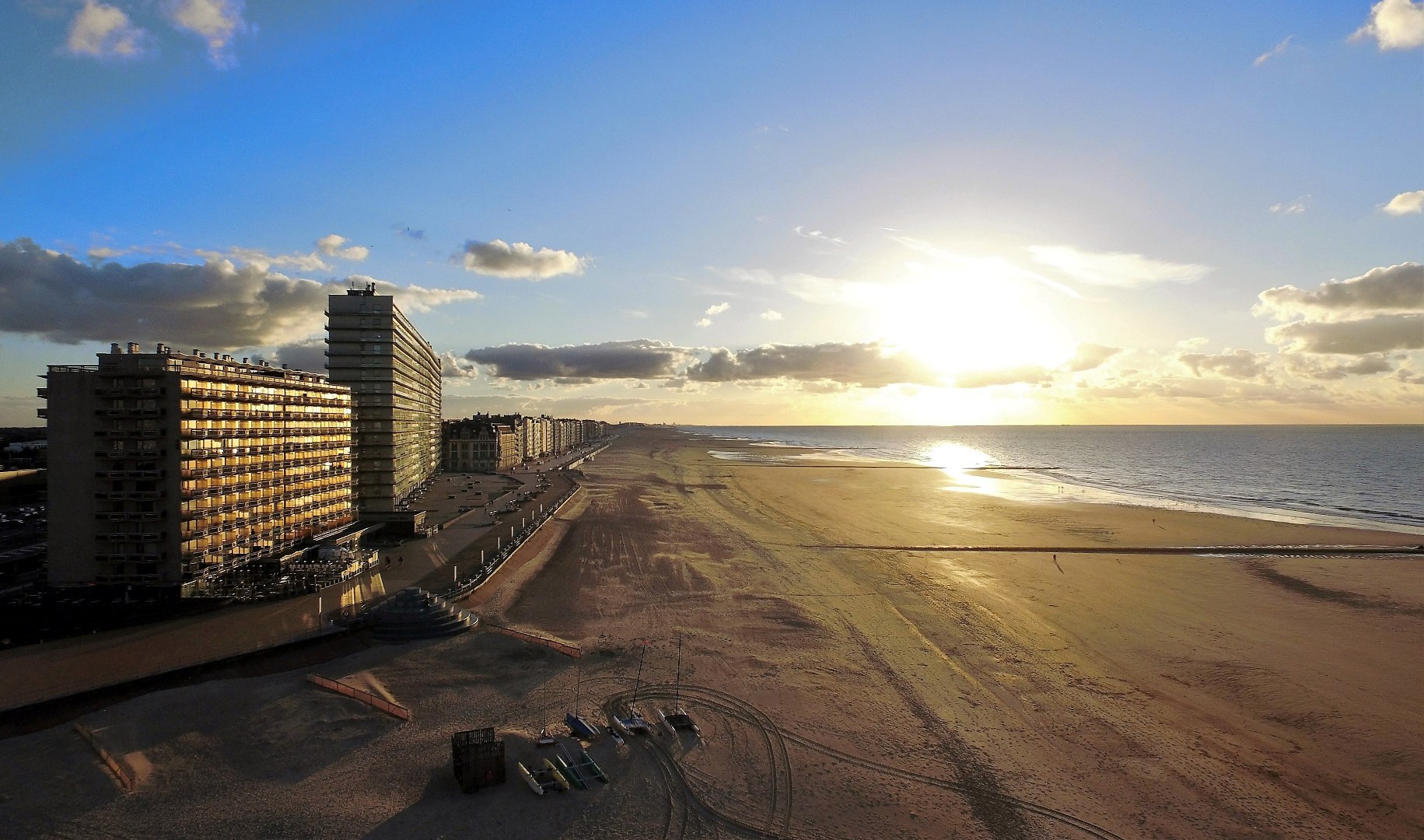 INSTAPKLAAR 2 SLPK APP - ZEEZICHT - TERRASSEN 