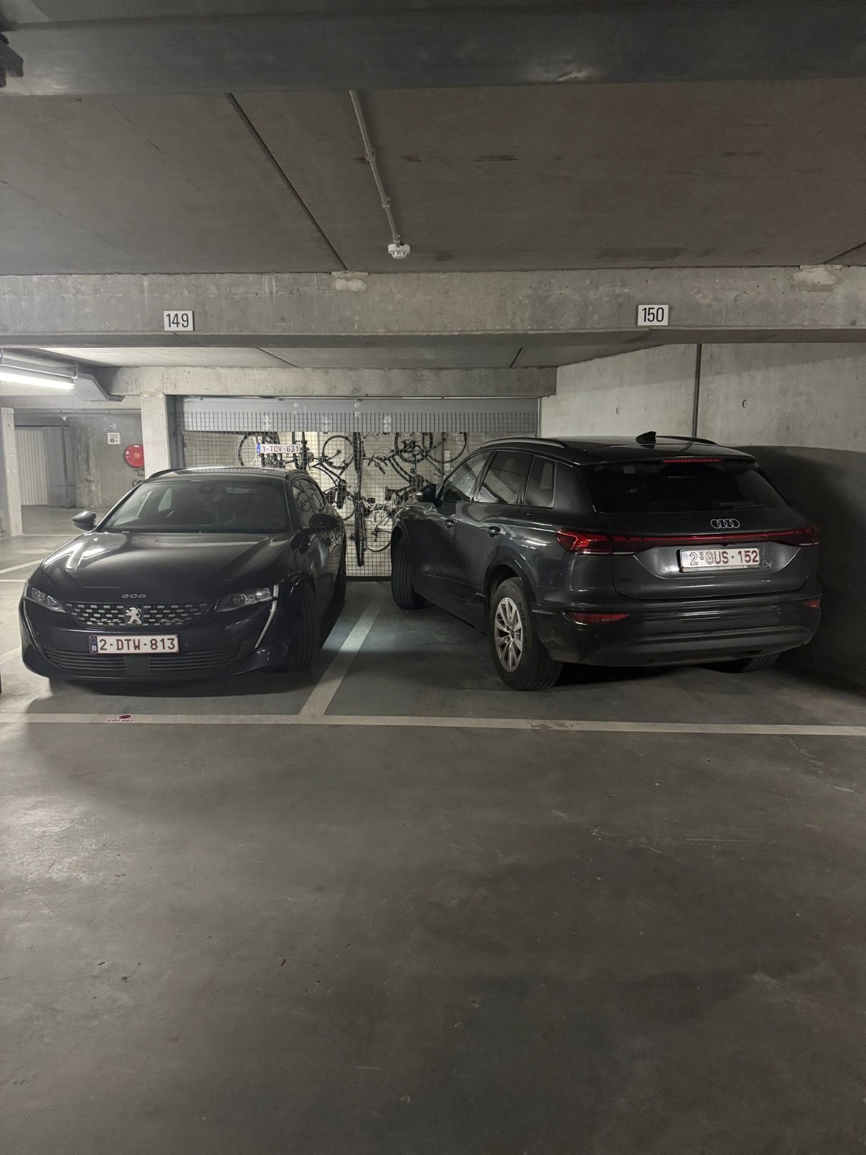 Sir Anthony: staanplaats op niveau -2 -gemakkelijk toegankelijk. 