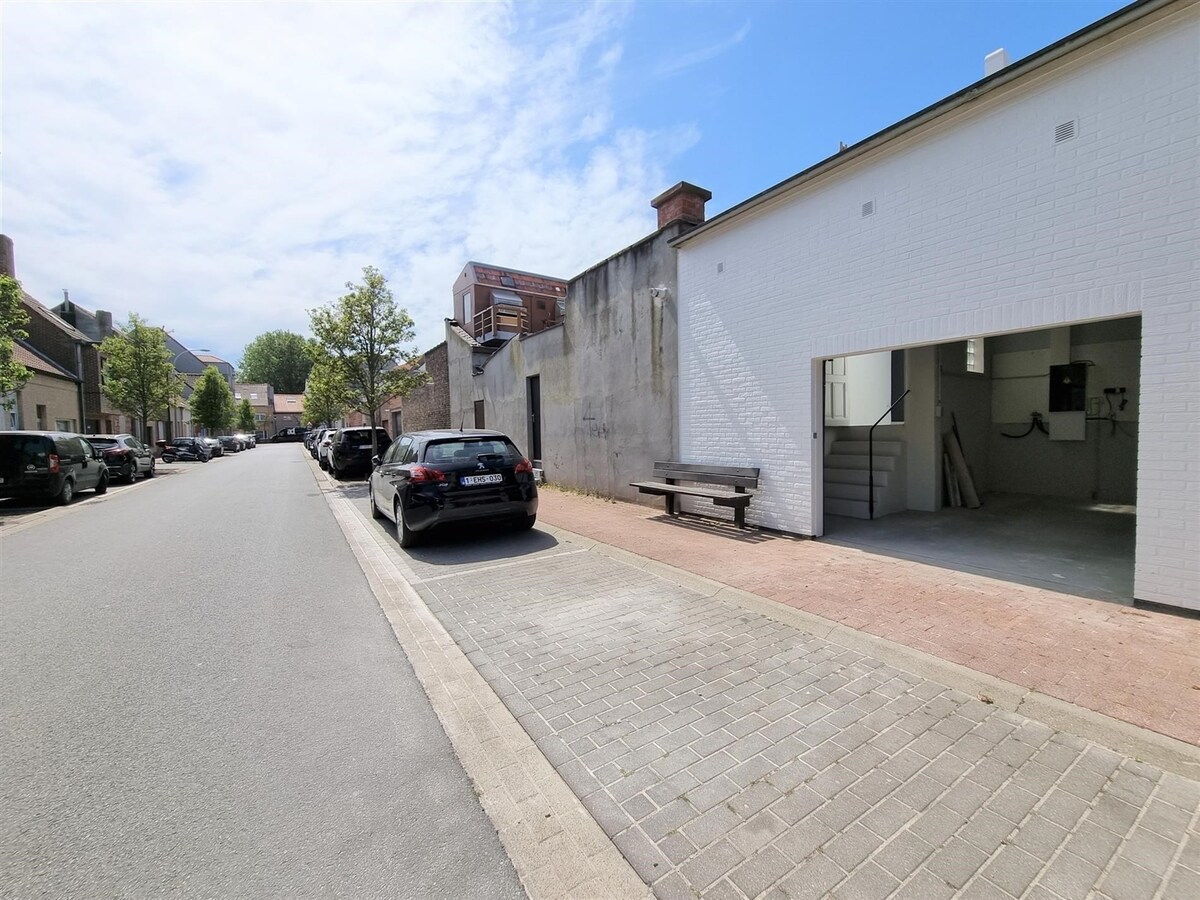 Volledig gerenoveerde woning met garage vlakbij het strand - Heist 