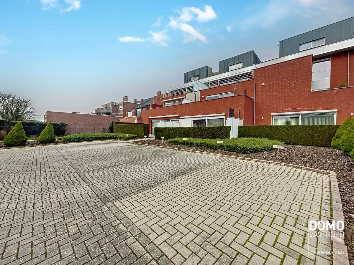 Knap en ruim appartement in het centrum van Kermt, inclusief een buitengewoon terras. 