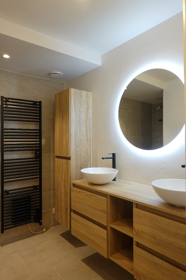 Prachtig afgewerkt nieuwbouwappartement in centrum De Haan met garagebox 