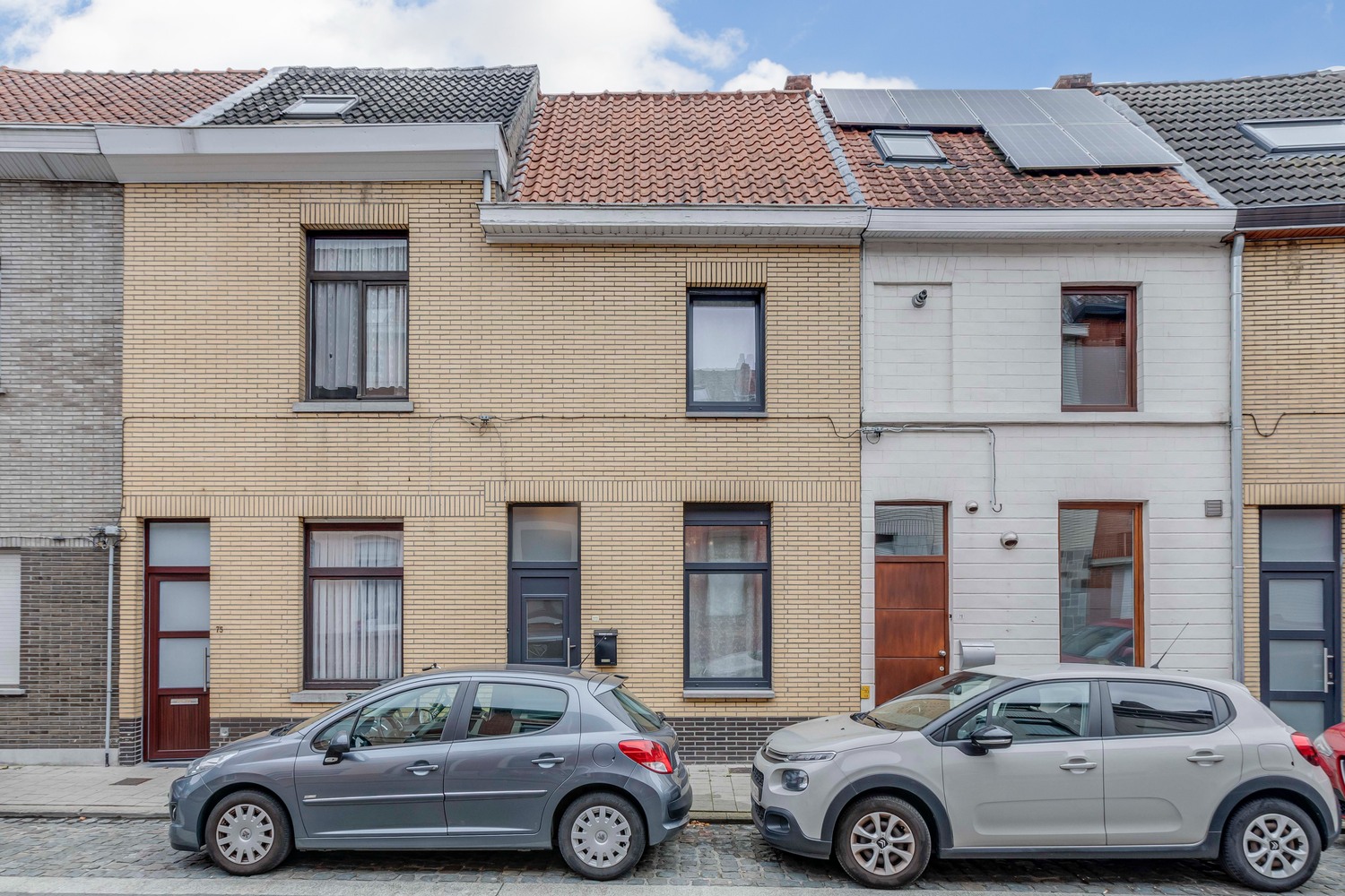 Gerenoveerde rijwoning op centraal maar rustige locatie! 