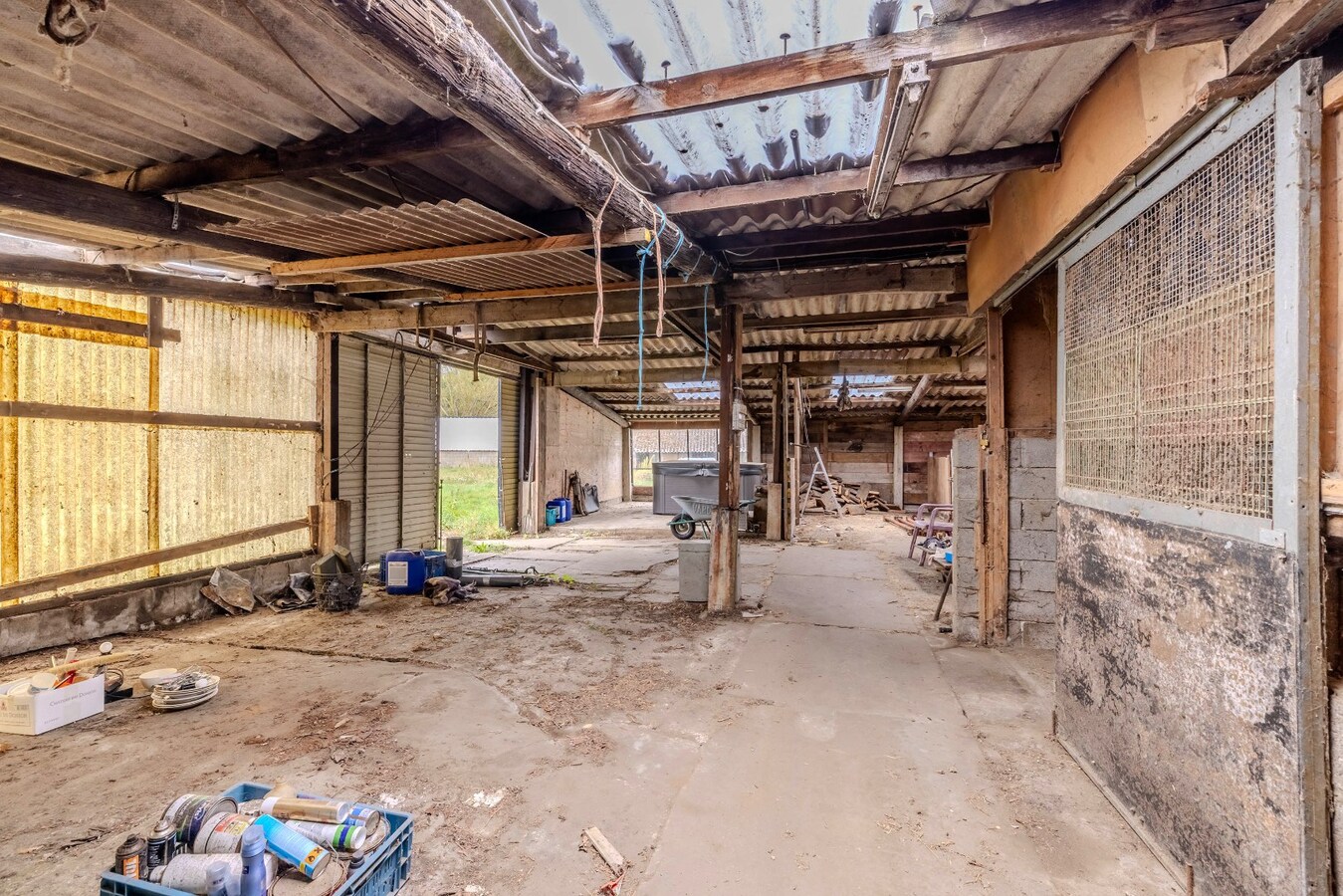 Landelijk gelegen woning met weiland op 90a 35ca 