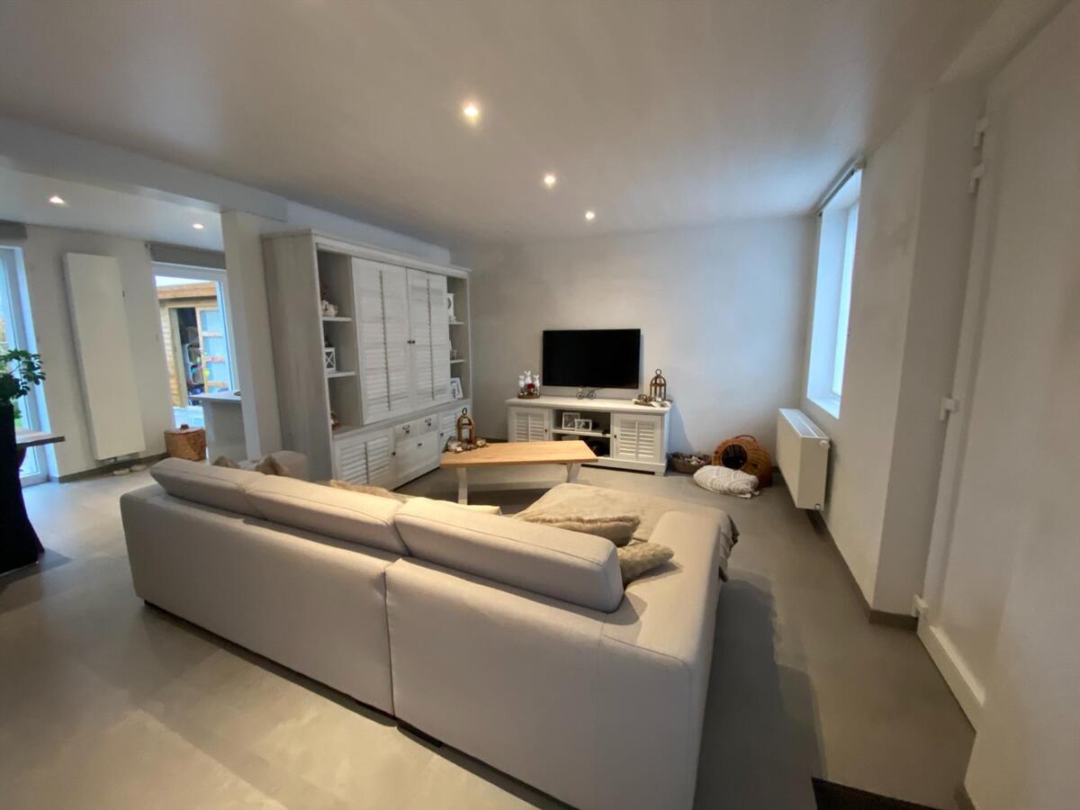 Volledig gerenoveerde, vrijstaande woning met 2 slaapkamers 